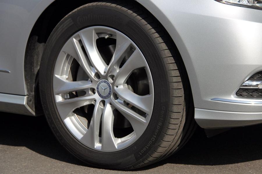  Mercedes-Benz E300 BlueTEC Hybrid 2012 года  (фото 55 из 60)